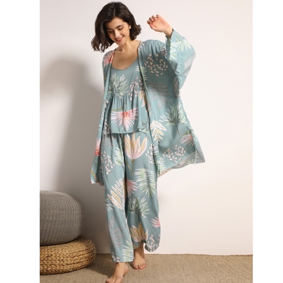 3 Piece Pastel Green Floral Print Pajama Set - Picture 2 of 16